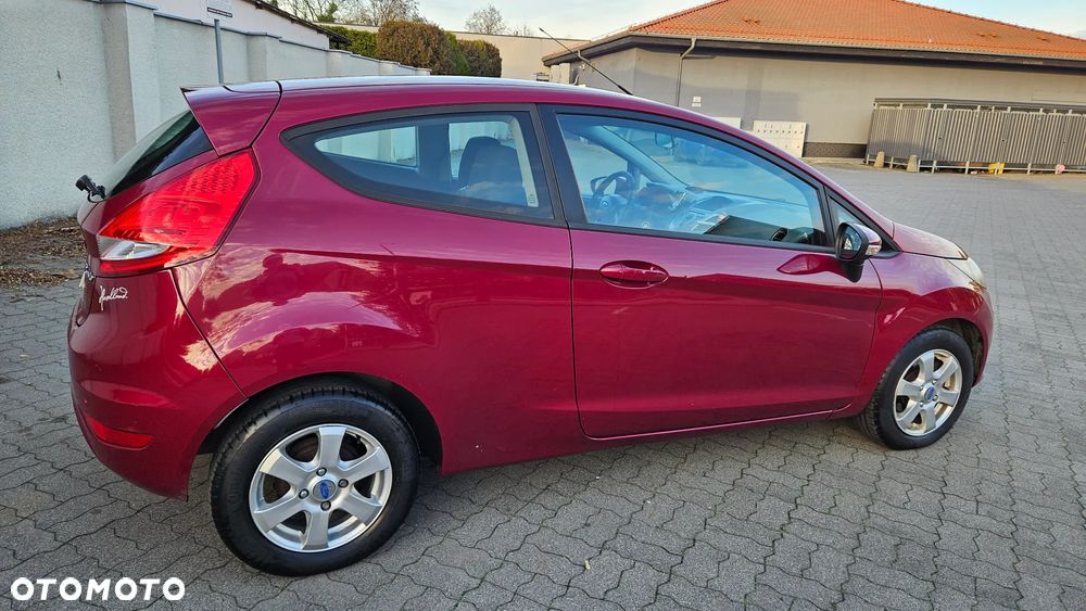 Ford Fiesta 1.25 Ambiente EU5 - 6