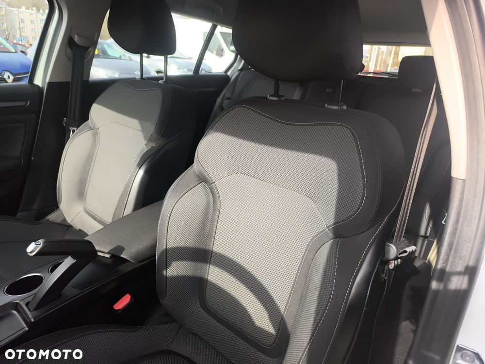 Renault Megane 1.5 Blue dCi Equilibre - 11