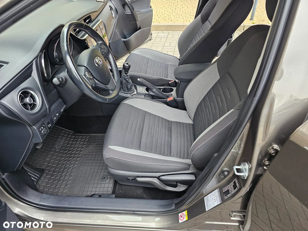 Toyota Auris 1.6 Premium - 10