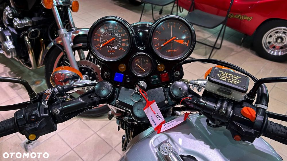 Honda CBX - 8