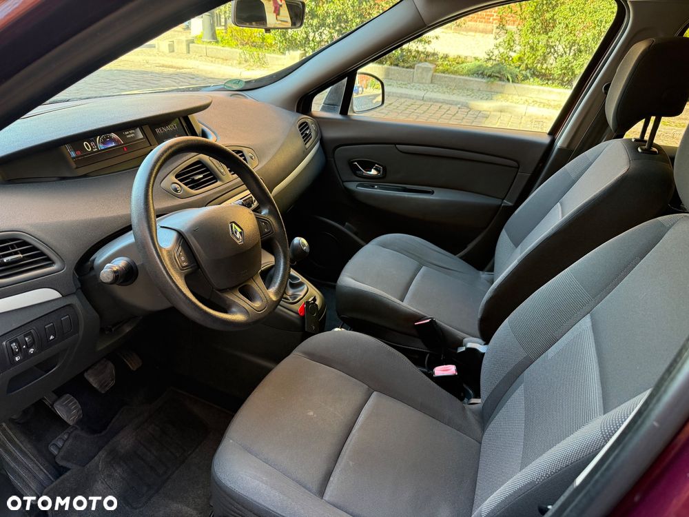 Renault Scenic 1.6 16V 110 Dynamique - 13