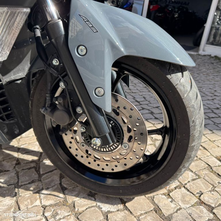Yamaha NMAX 125 - 9