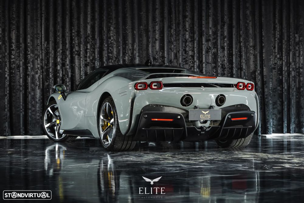 Ferrari SF90 Stradale - 11