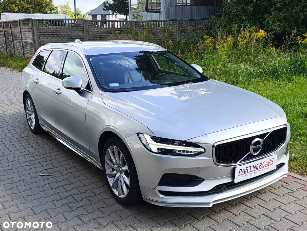 Volvo V90 D4 Momentum - 2