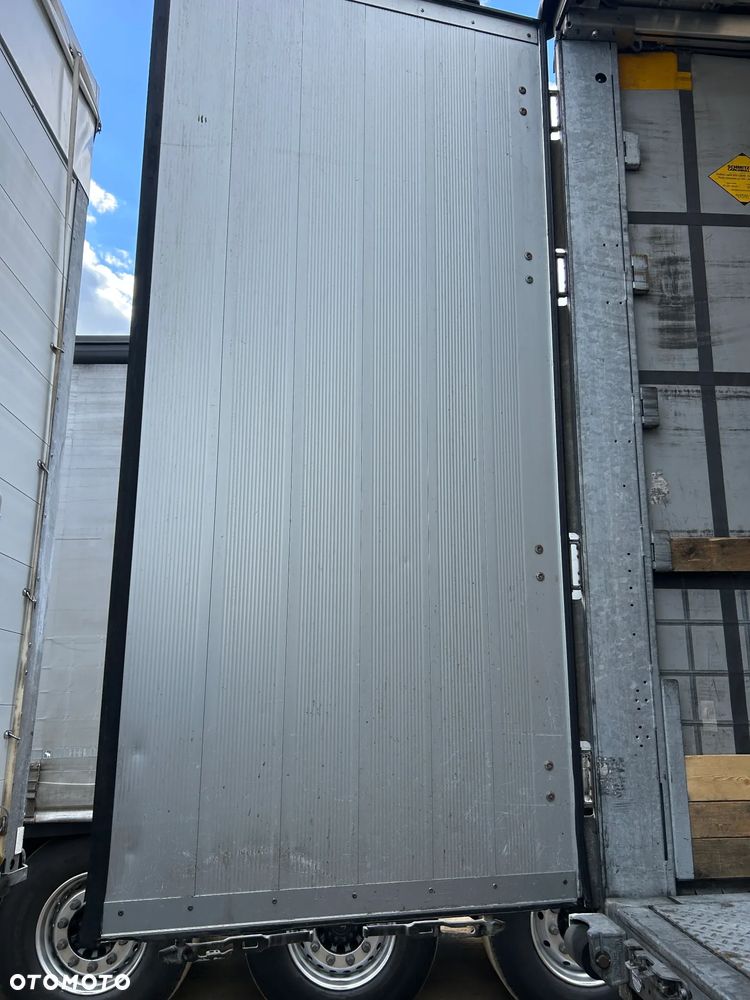 Schmitz Cargobull FIRANKA / 20 SZTUK DO WYBORU / BARDZO ŁADNE OPONY / Z PEŁNYM WYPOSAŻENIEM DO ZAŁADUNKU / 2 KOŁA ZAPASOWE / DOSTĘPNE KOLORY SREBRNY - NIEBIESKI - CZERWONY / NIEKTÓRE MAJĄ NOWE PLANDEKI !! - 22