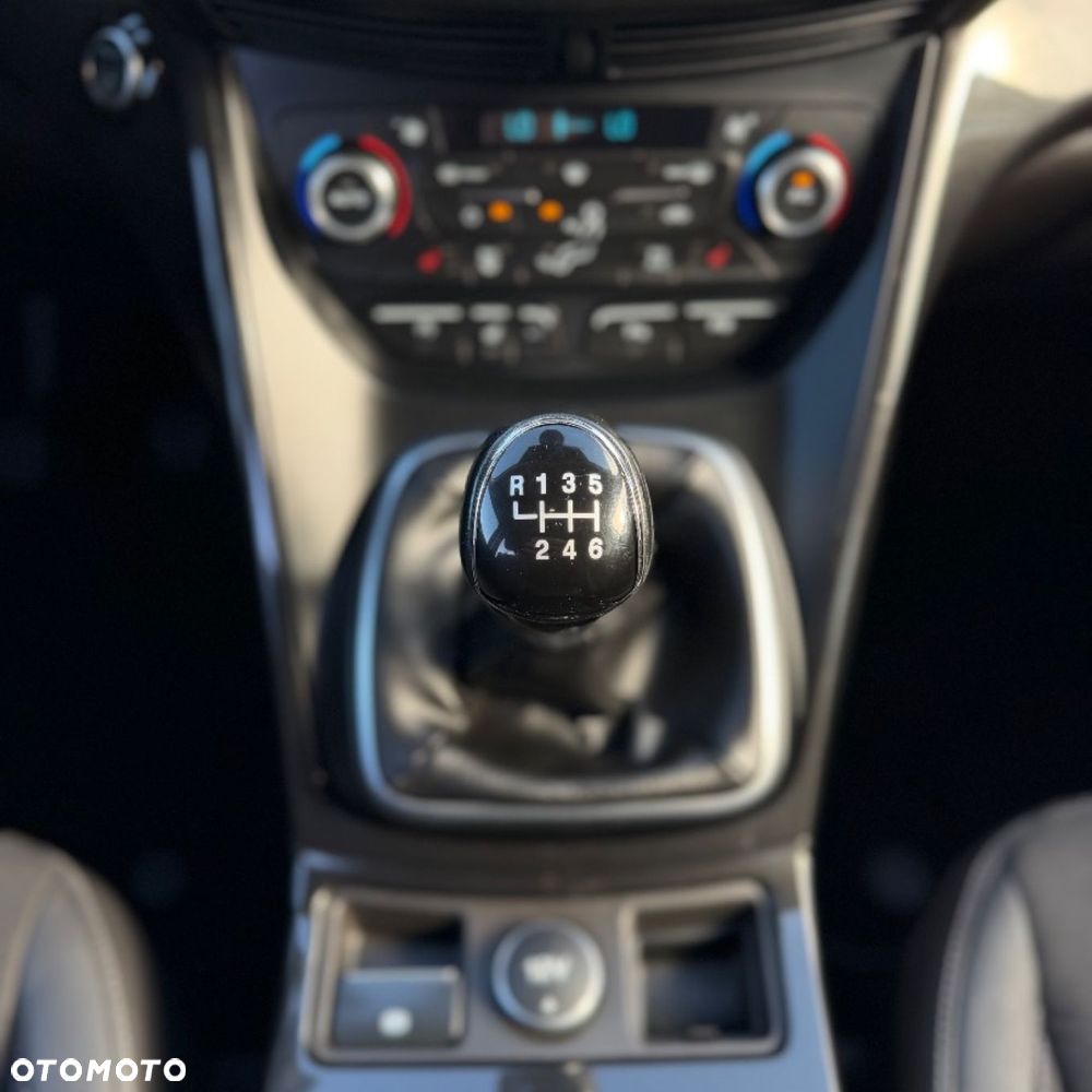 Ford Kuga - 32