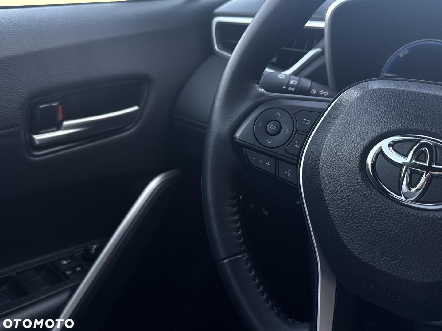 Toyota Corolla Cross - 16