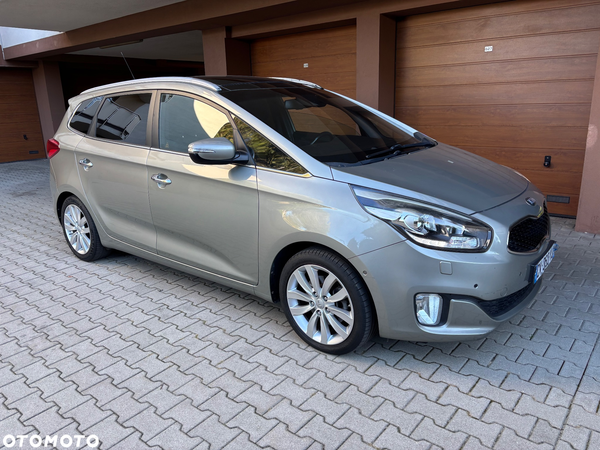 Kia Carens 1.7 CRDi 136 Dream Team Edition - 29