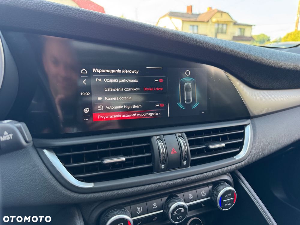 Alfa Romeo Giulia 2.2 AT8 Super - 36