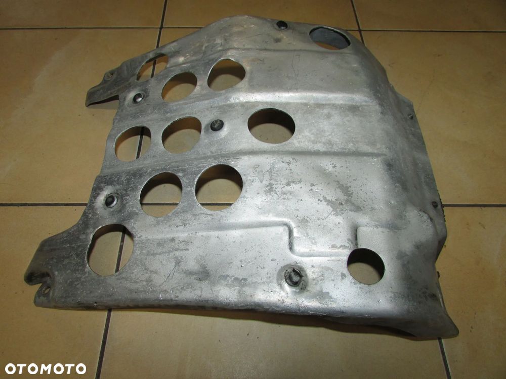 Honda XLV 750 RD01 płyta pod silnik - 1