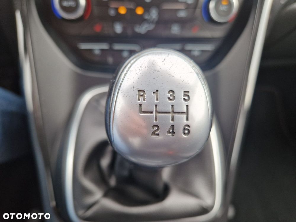 Ford Kuga 1.5 EcoBoost 2x4 ST-Line - 15