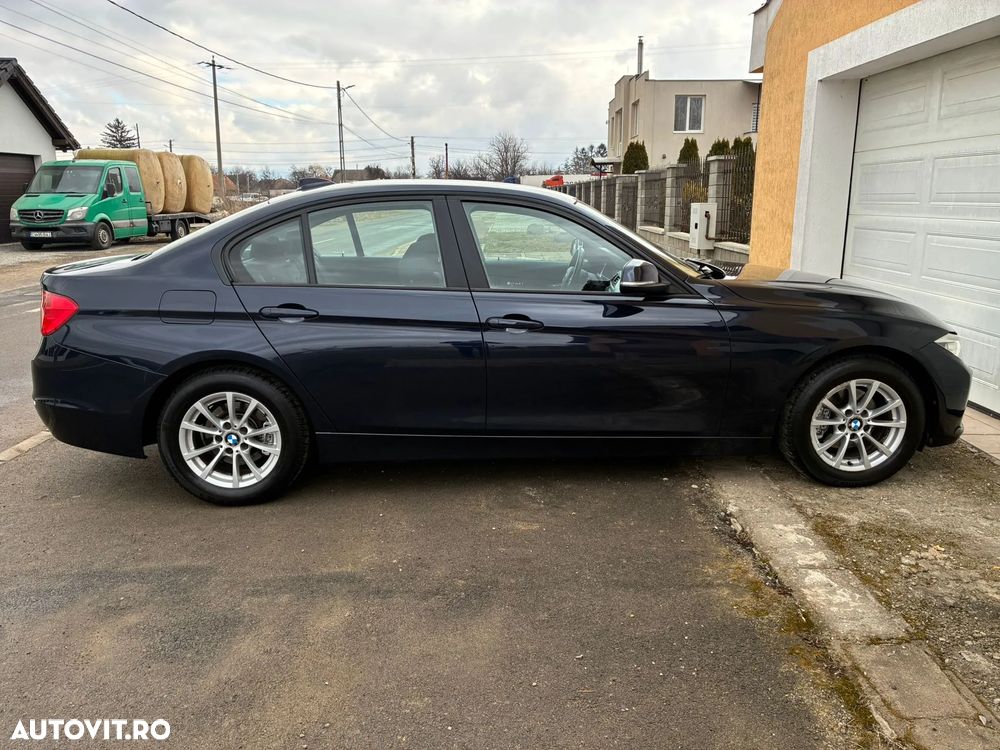 BMW Seria 3 320i Aut. - 7