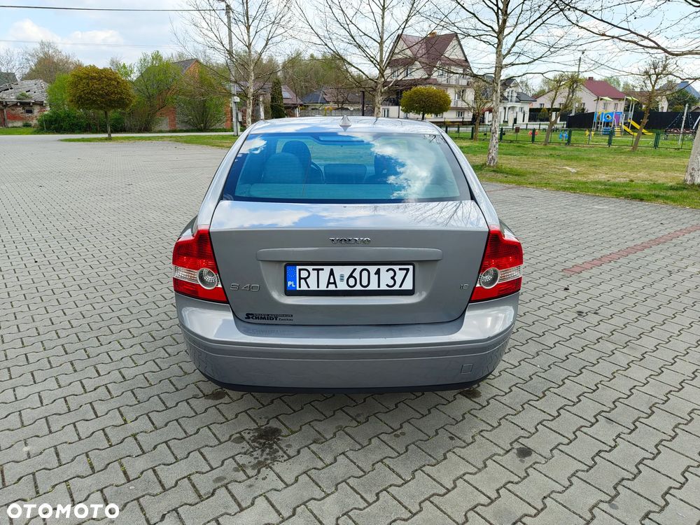Volvo S40 1.8 Momentum - 6