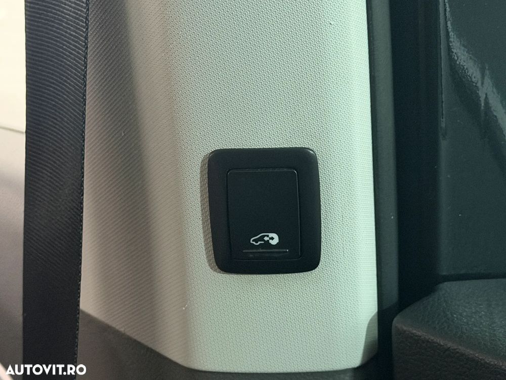 Volkswagen Sharan 2.0 TDI DSG BlueMotion Technology Highline - 23