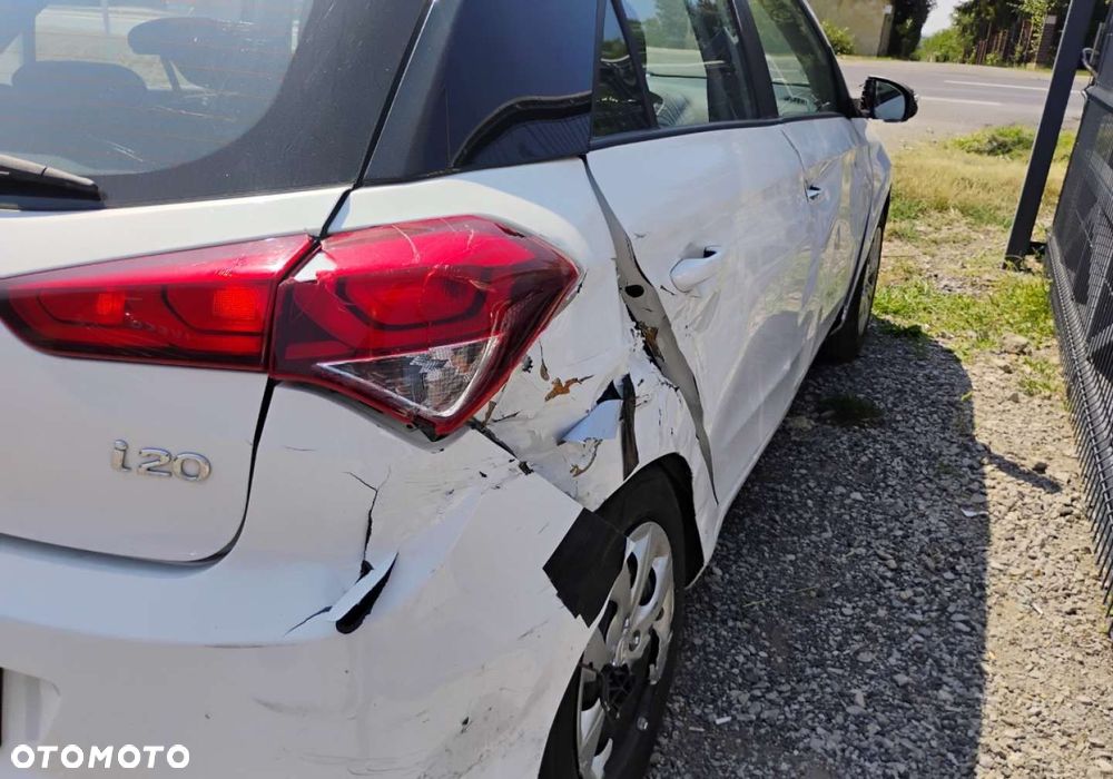 Hyundai i20 - 24