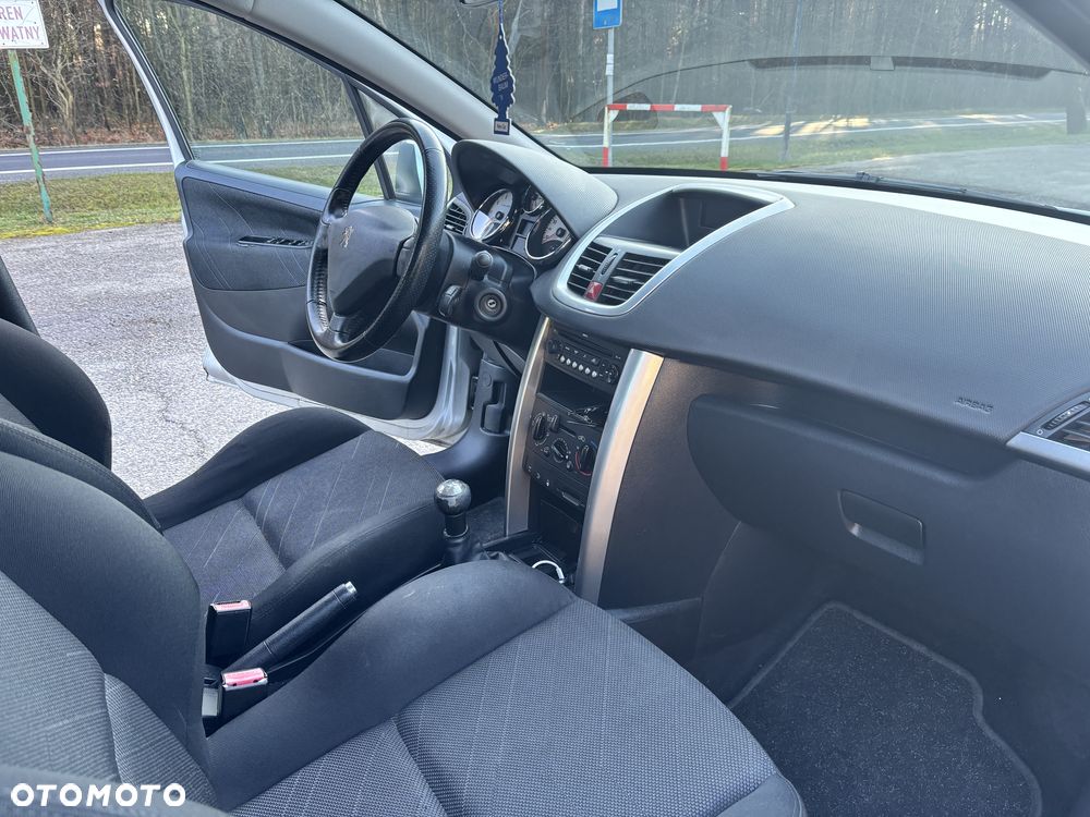 Peugeot 207 1.6 Premium - 17