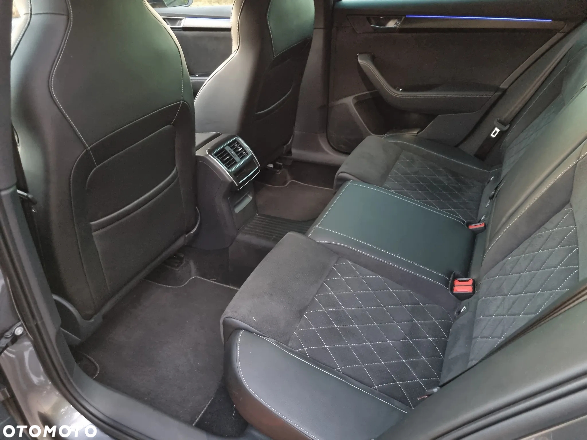 Skoda Superb 2.0 TSI Sportline DSG - 30