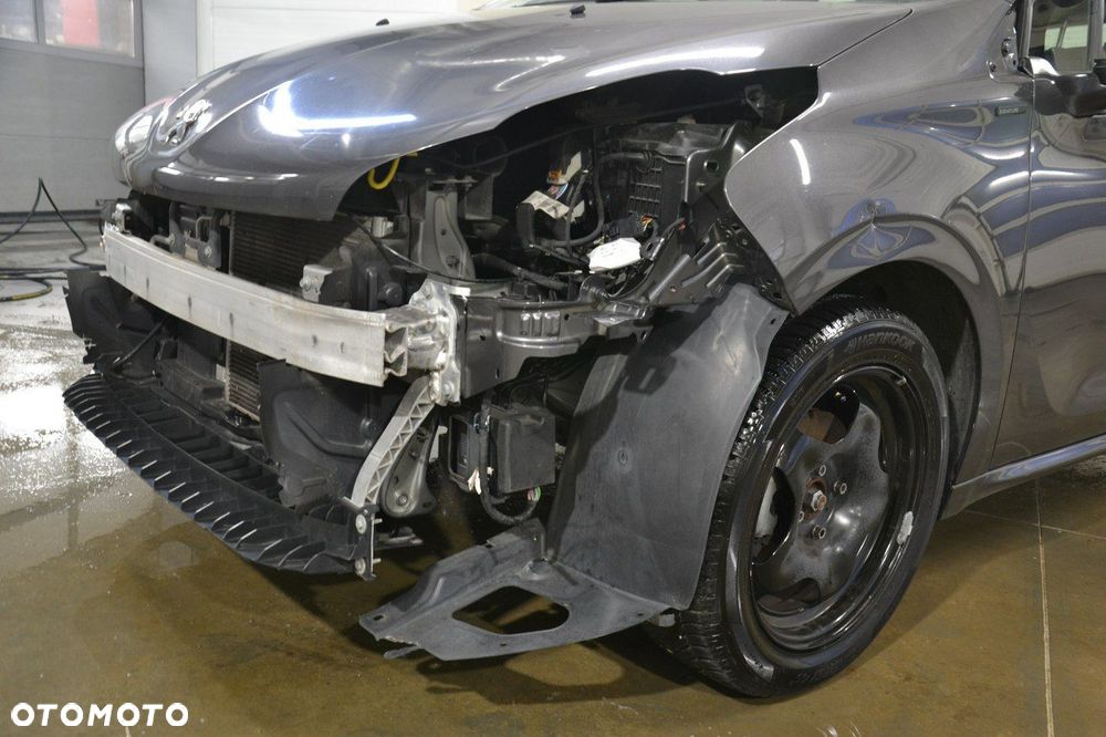 Peugeot 208 - 15