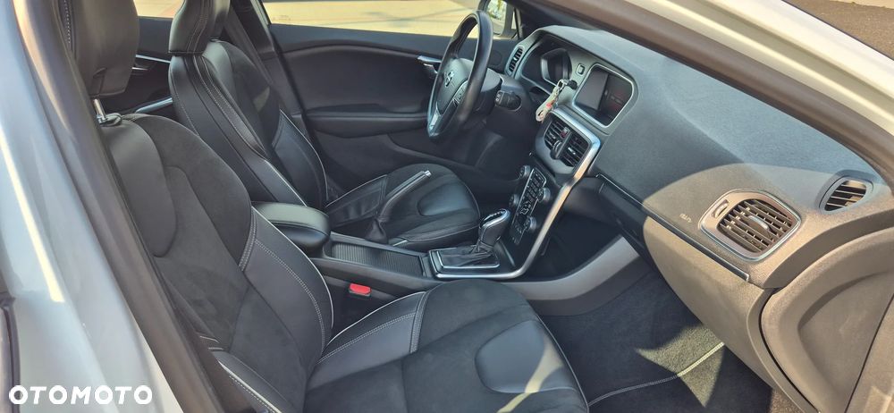 Volvo V40 T3 Drive-E R-Design Momentum - 19