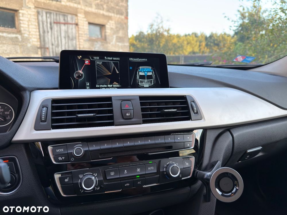 BMW Seria 3 318d - 12