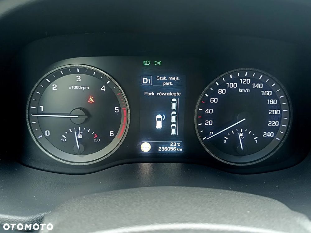 Hyundai Tucson blue 1.7 CRDi 2WD DCT Premium - 25