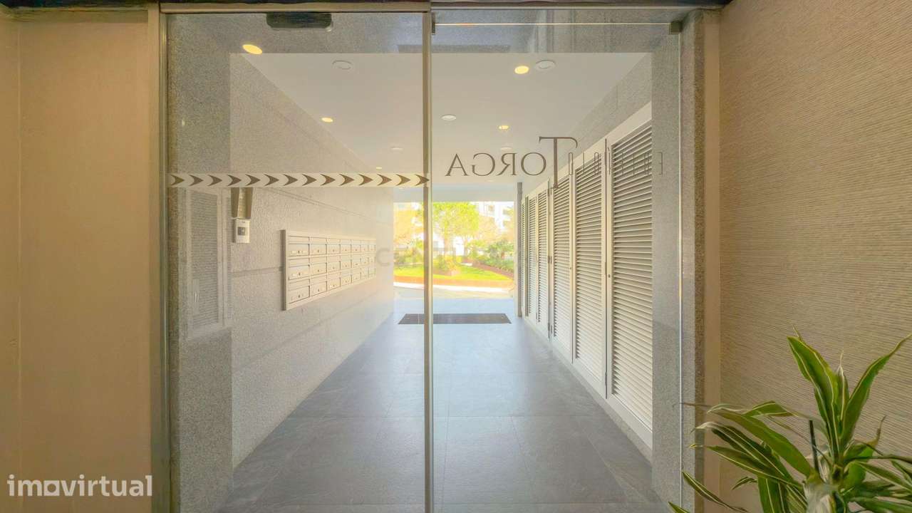 Luxuoso Apartamento T3 em Oeiras com Jardim e Garagem - Grande imagem: 3/52