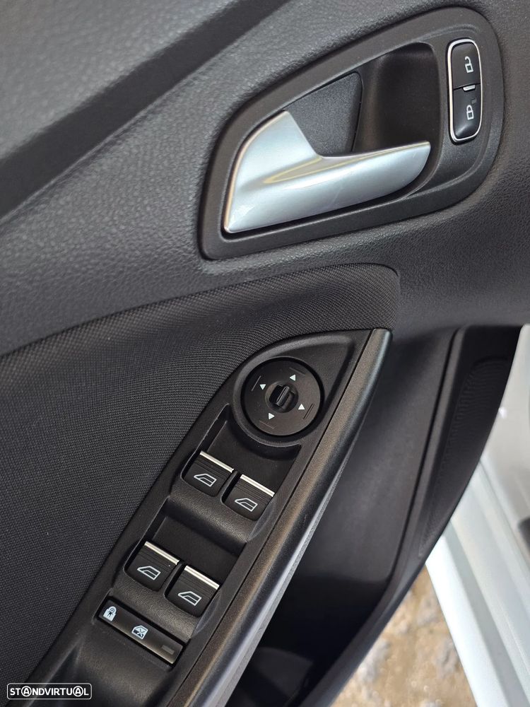 Ford Focus 1.0 EcoBoost S&S ST-LINE - 21