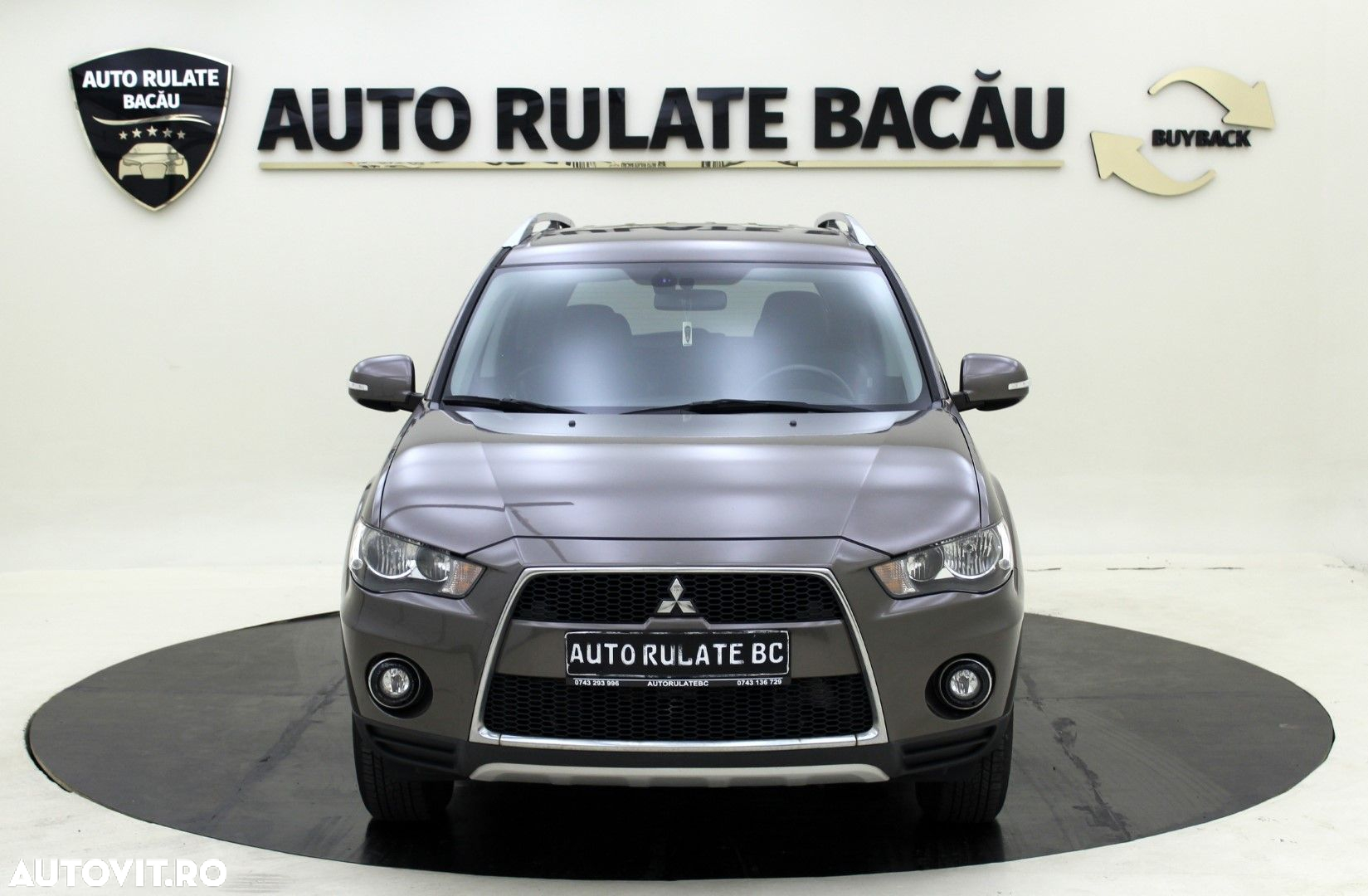 Mitsubishi Outlander - 10