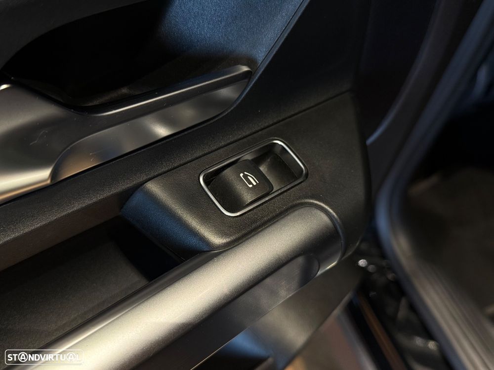 Mercedes-Benz GLB 250 4Matic AMG Line - 19