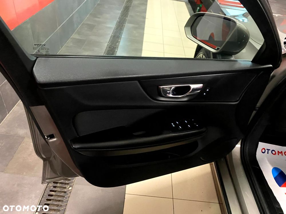 Volvo V60 D3 Geartronic Momentum Pro - 16