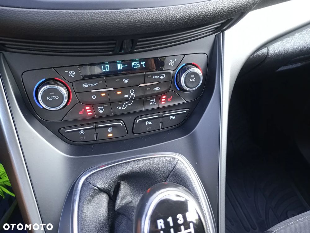 Ford Kuga 1.5 EcoBoost 2x4 Titanium - 27