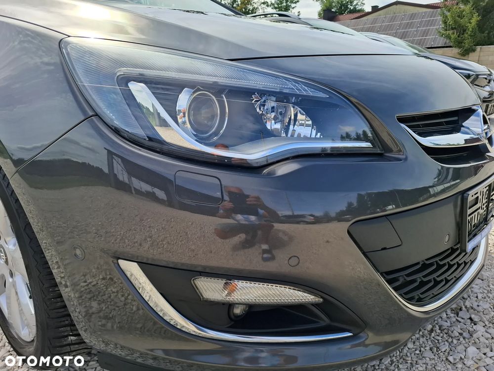 Opel Astra 1.6 T SIDI Cosmo S&S - 9