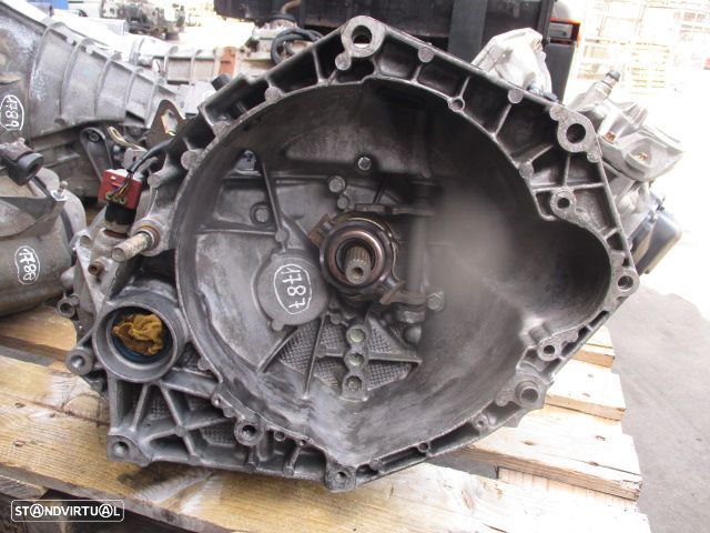 Caixa Velocidades MOT: 176A3000 FIAT PUNTO 176 1999 1.7D 70CV 3P CINZA DIESEL 5V - 1
