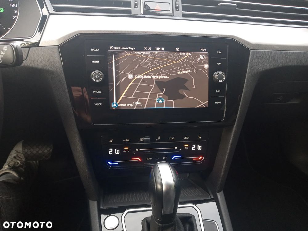 Volkswagen Passat 2.0 TSI Business DSG - 22