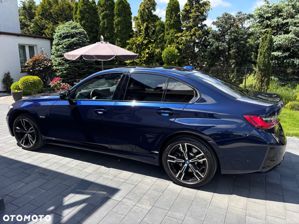 BMW Seria 3 330e xDrive M Sport - 5