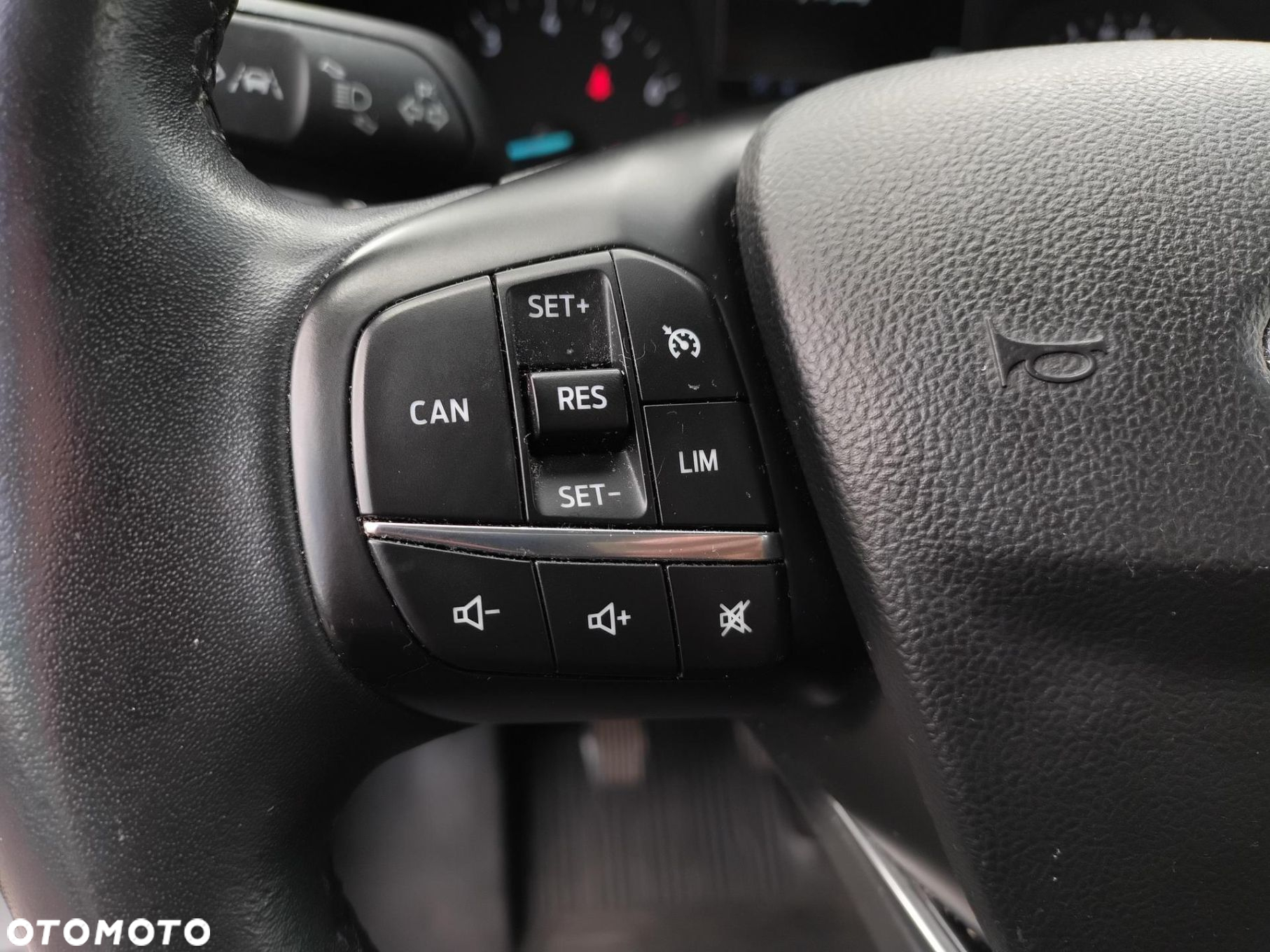 Ford Focus 1.5 EcoBoost Active - 12