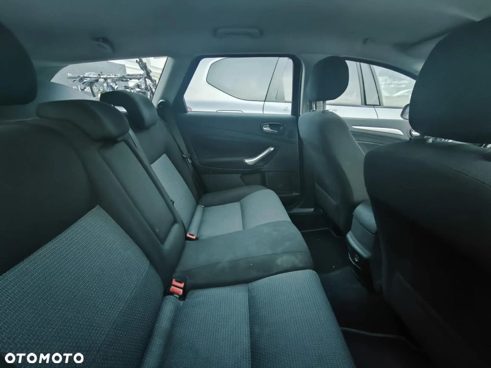 Ford Mondeo 2.0 Turnier Trend - 10