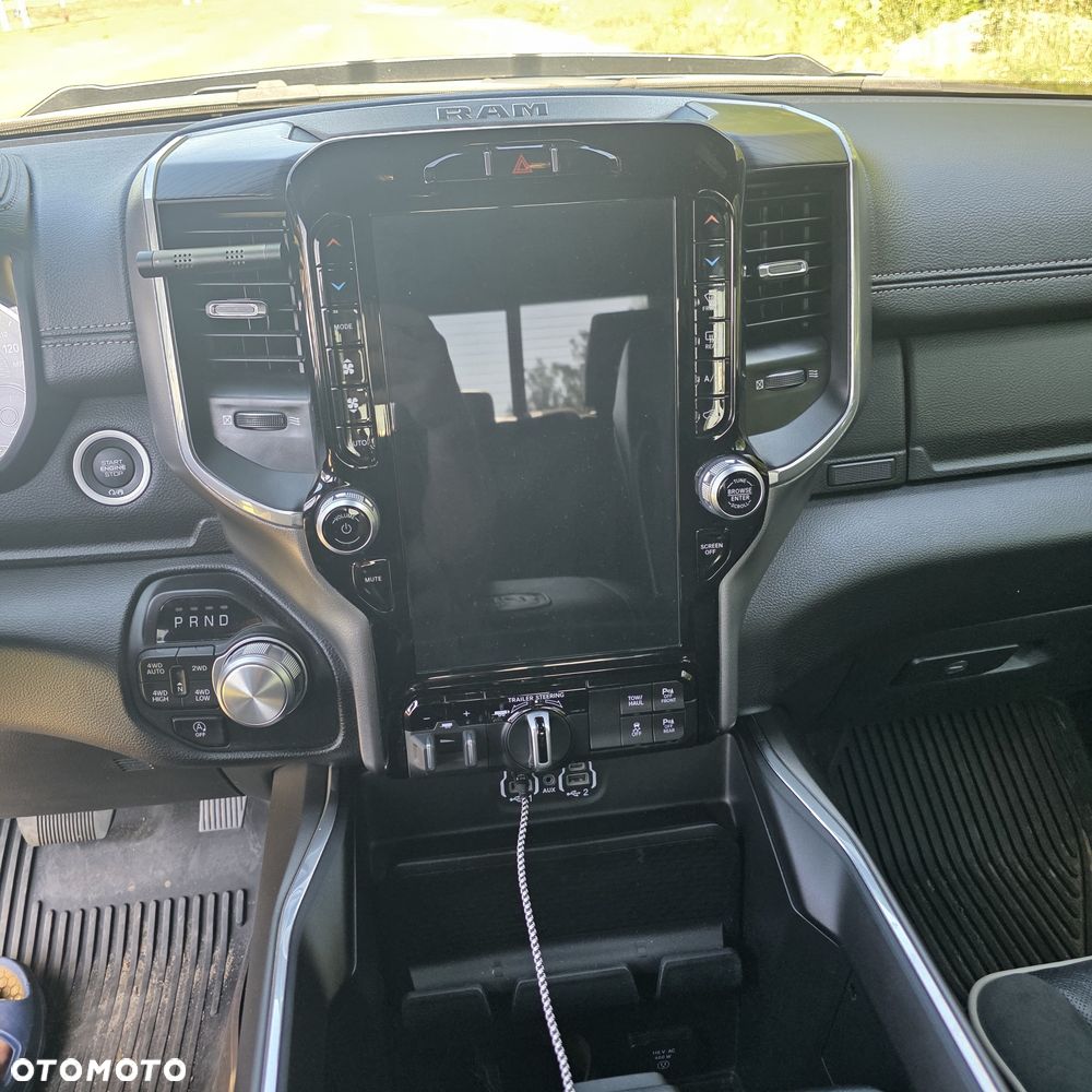 RAM 1500 Crew Cab Shortbed Laramie - 13