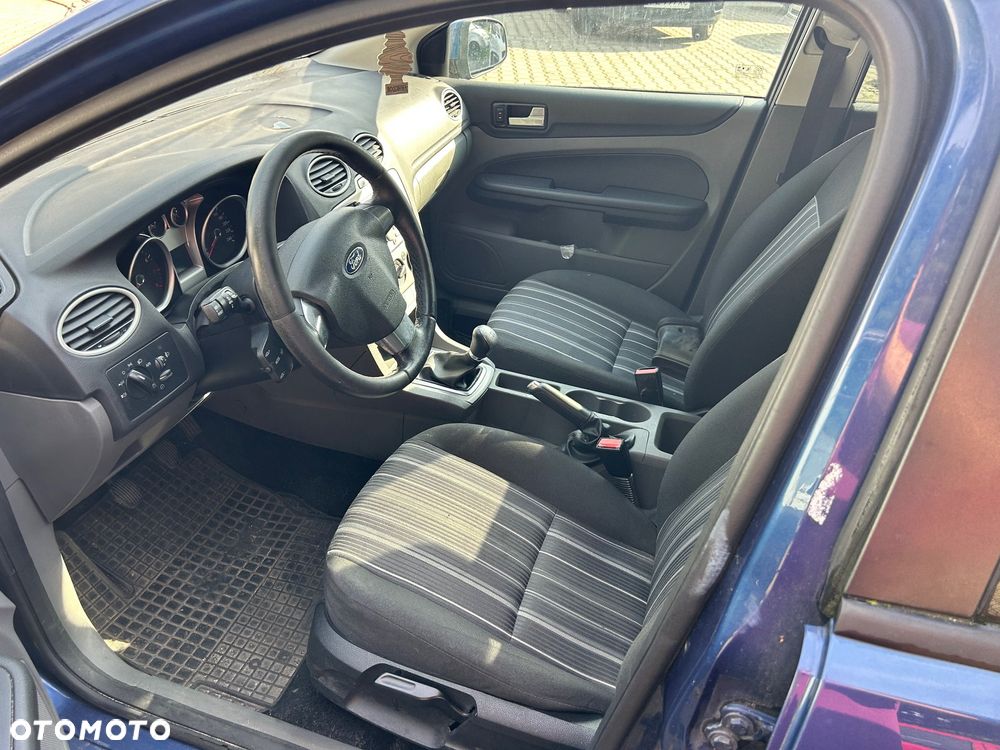 Ford Focus 1.6 Ambiente - 6