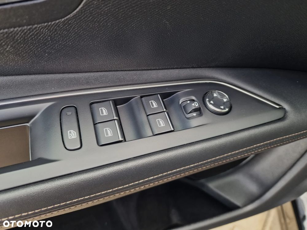 Peugeot 3008 1.5 BlueHDi GT S&S EAT8 - 24