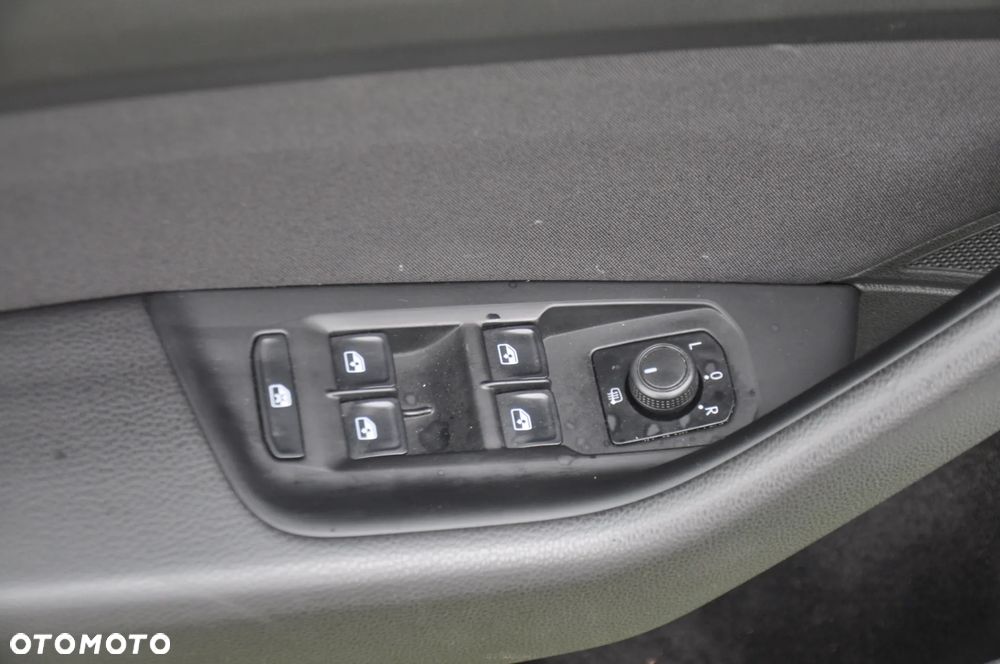 Volkswagen Passat 2.0 TDI SCR Comfortline - 27
