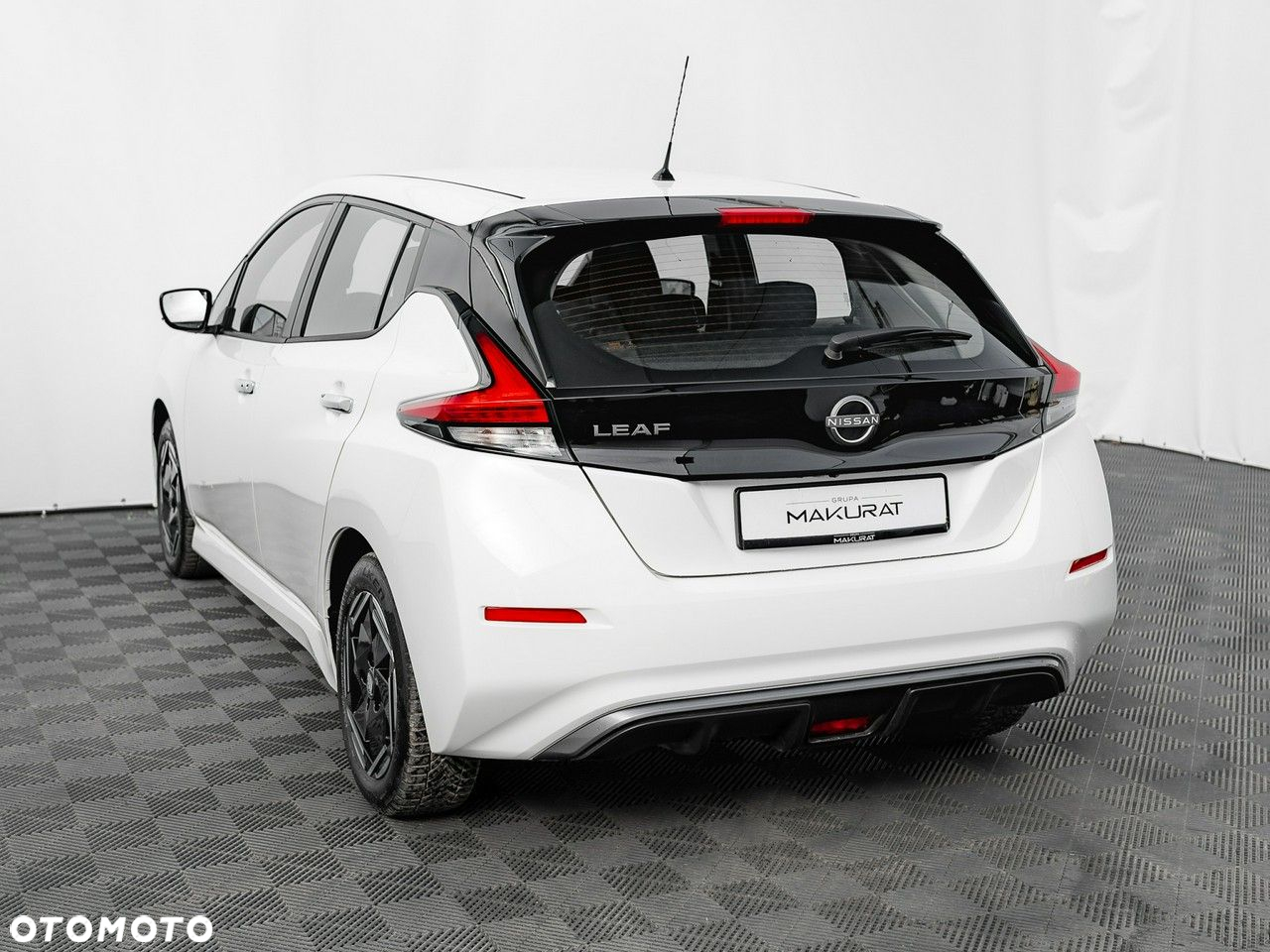 Nissan Leaf - 5