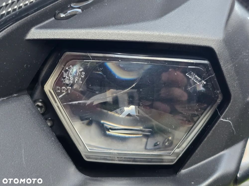 Suzuki GSX - 19