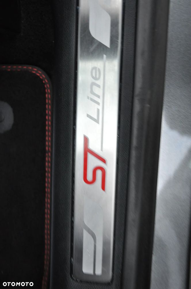 Ford Kuga 2.0 EcoBlue Hybrid TITANIUM - 34