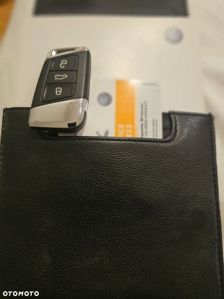 Volkswagen Passat Variant 2.0 TDI BMT Highline - 30