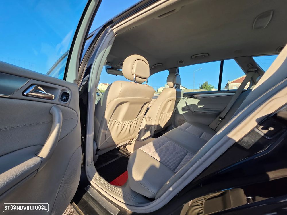 Mercedes-Benz C 220 - 12