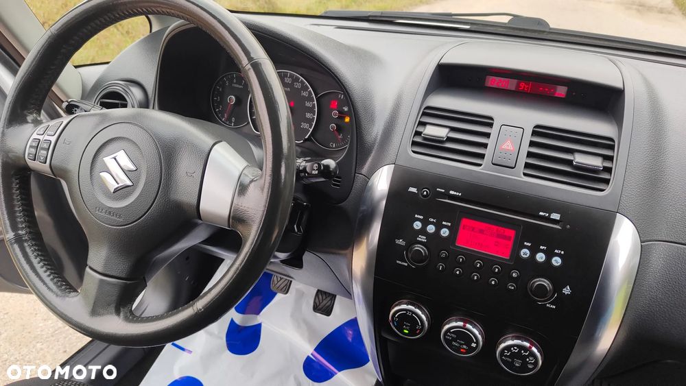 Suzuki SX4 1.6 GS / Premium - 28