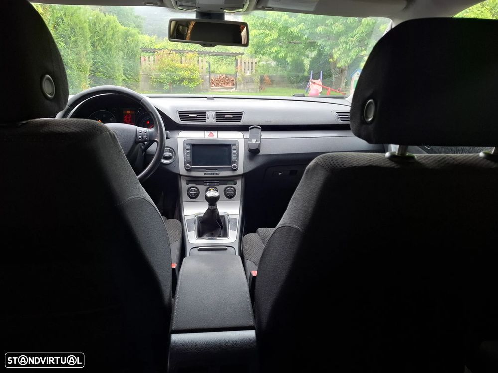 VW Passat 2.0 TDI Confortline - 6