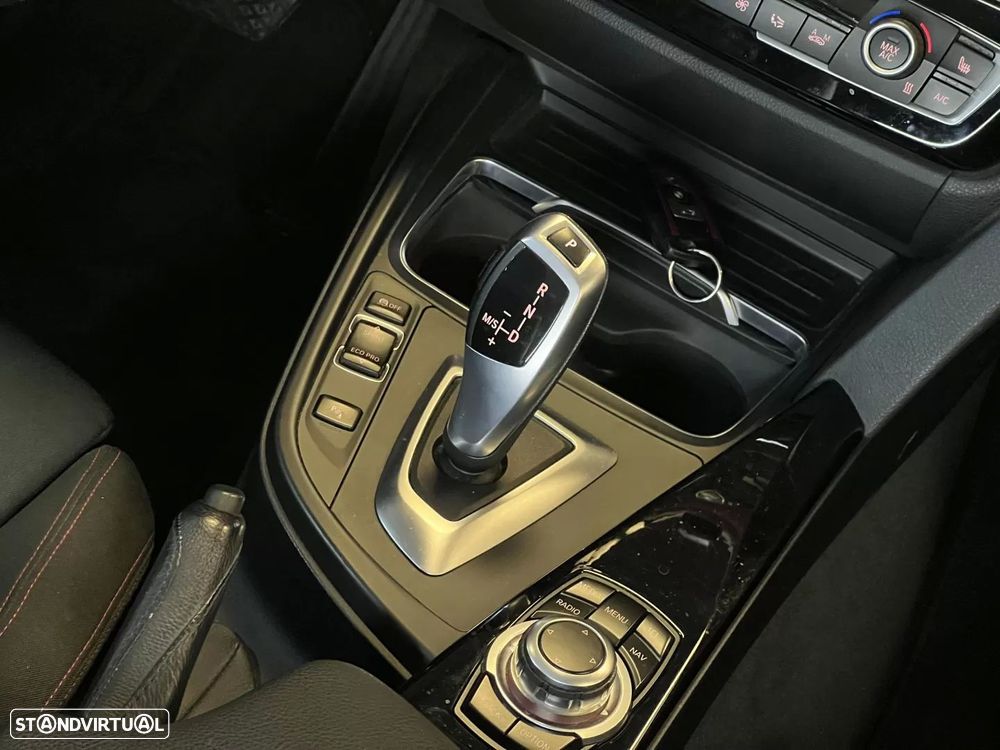 BMW 320 d Aut. Sport Line - 13