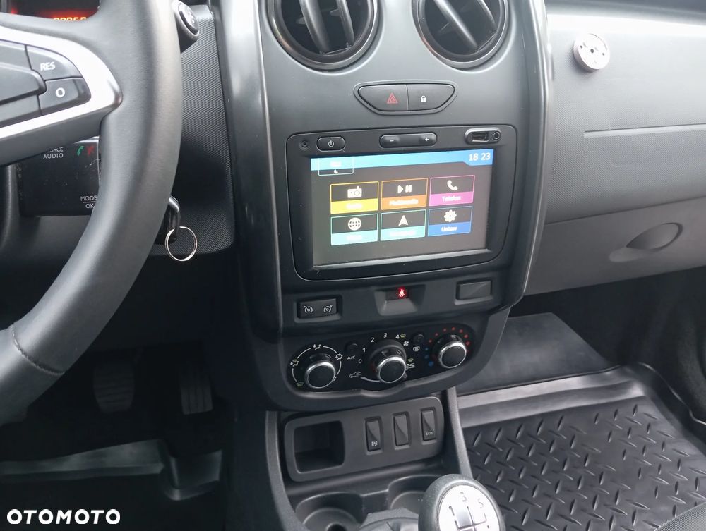 Dacia Duster 1.6 SCe Laureate S&S - 29
